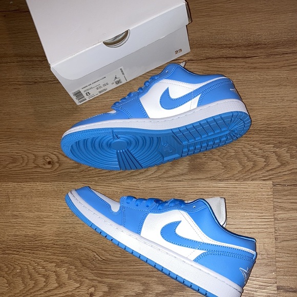 WOMENS UNC RETRO 1 LOW DS - Picture 5 of 7